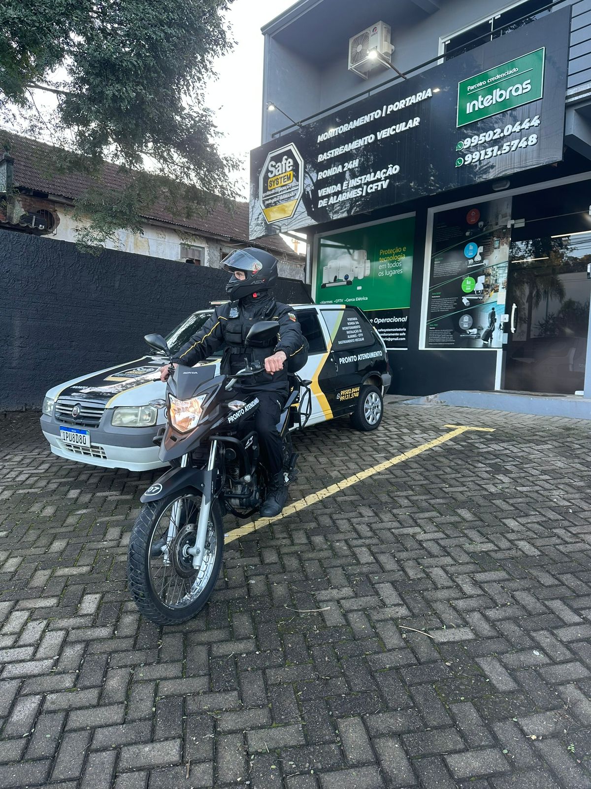 Moto de ronda Safe System com equipamento de vigilância